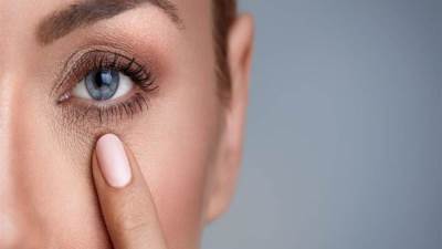 5 عوامل تسبب زيادة الهالات تحت العين