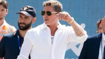 براد بيت وصديقته يخطفان الأنظار في مهرجان فينيسيا