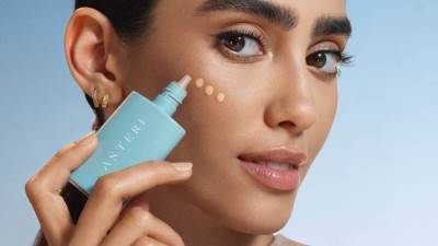 جربي سيروم نوريش الملون بعامل حماية 30 من علامة أستيري بيوتي