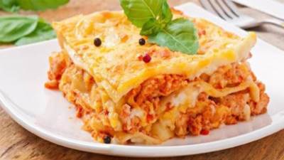طريقة عمل لازانيا الدجاج بالبشاميل