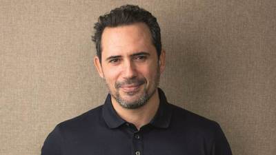 "نلتقي بعد الفاصل" يعيد ظافر العابدين للدراما المصرية بعد غياب 6 سنوات