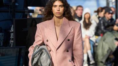 بدل رسمية متنوعة لإطلالاتك اليومية الكاجوال شيك