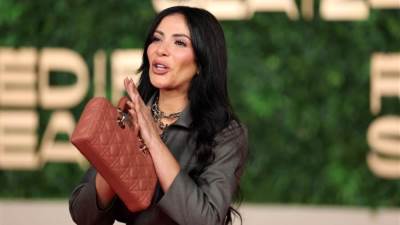 منى زكي بإطلالة بسيطة في ثالث أيام مهرجان البحر الأحمر السينمائي