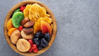 4 فواكه مجففة يمكنك تناولها في الرجيم لإنقاص الوزن
