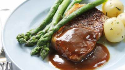 طريقة عمل صوص الستيك على أصوله