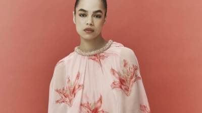 مجموعة أزياء خاصة برمضان من ألكسندر ماكوين Alexander McQueen