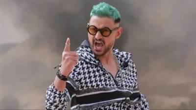 رامز جلال يكشف عن بوستر برنامجه الجديد "رامز إيلون مصر"