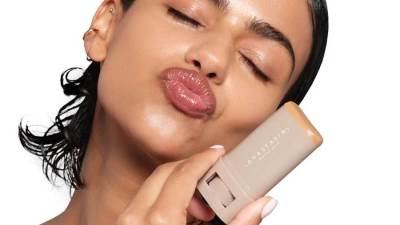 إليكِ تينت Beauty Balm Serum - Boosted Skin من علامة Anastasia Beverly Hills