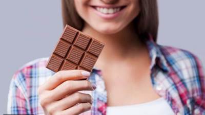 الشوكولاتة الداكنة.. فوائد جمالية مذهلة لبشرتك