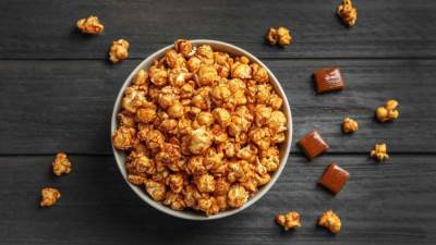 طريقة عمل فشار الكراميل بكل سهولة