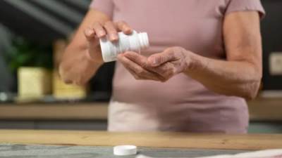 دراسة جديدة.. فيتامين "د" قد يساهم بـ"إبطاء" الشيخوخة