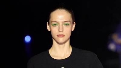 أبرز إصدارات الأيلاينر الملوّن لصيف 2025