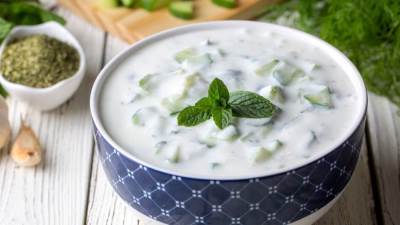 طريقة عمل سلطة الزبادي الهندية خطوة بخطوة