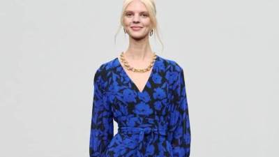 باقة من أجمل فساتين وتصاميم بنقشة الورود من أسبوع دبي للموضة