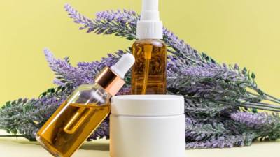 فوائد زيت اللافندر للبشرة 