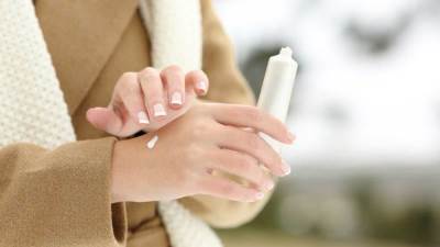 أفضل كريمات اليد من أشهر الماركات التجارية لفصل الخريف