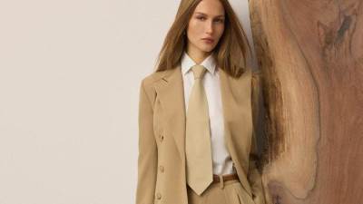 أجمل تصاميم البدلات الرسمية لأناقتك هذا الخريف