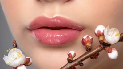 إليكِ باقة من أبرز أنواع زيوت الشفاه لهذا الموسم