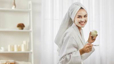 3 ماسكات منزلية مناسبة لبشرتك في فصل الخريف