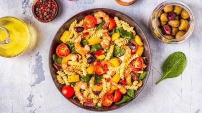 طريقة عمل سلطة الباستا بالجمبري والتونة