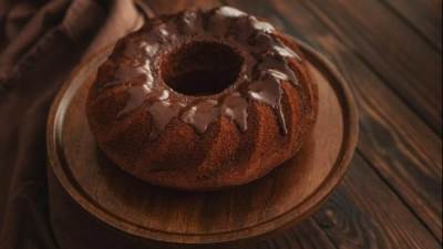 طريقة عمل كيكة الشوكولاتة بالزبدة والحليب