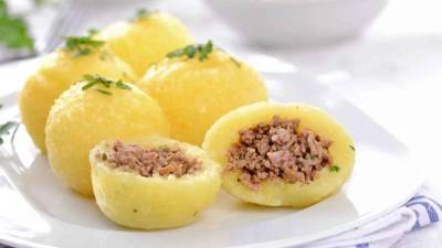 طريقة عمل قوارب البطاطس باللحم المفروم