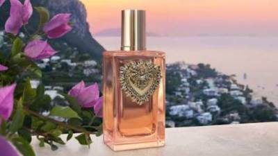 تألقي بعطر Devotion الجديد من دار دولتشي آند غابانا