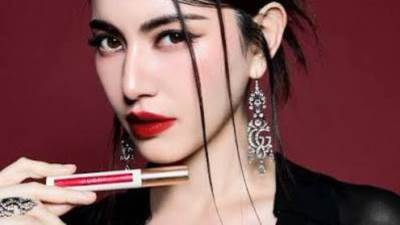 تألقي بملون الشفاه Gucci Glow Oil-In-Water Tint من علامة Gucci Beauty